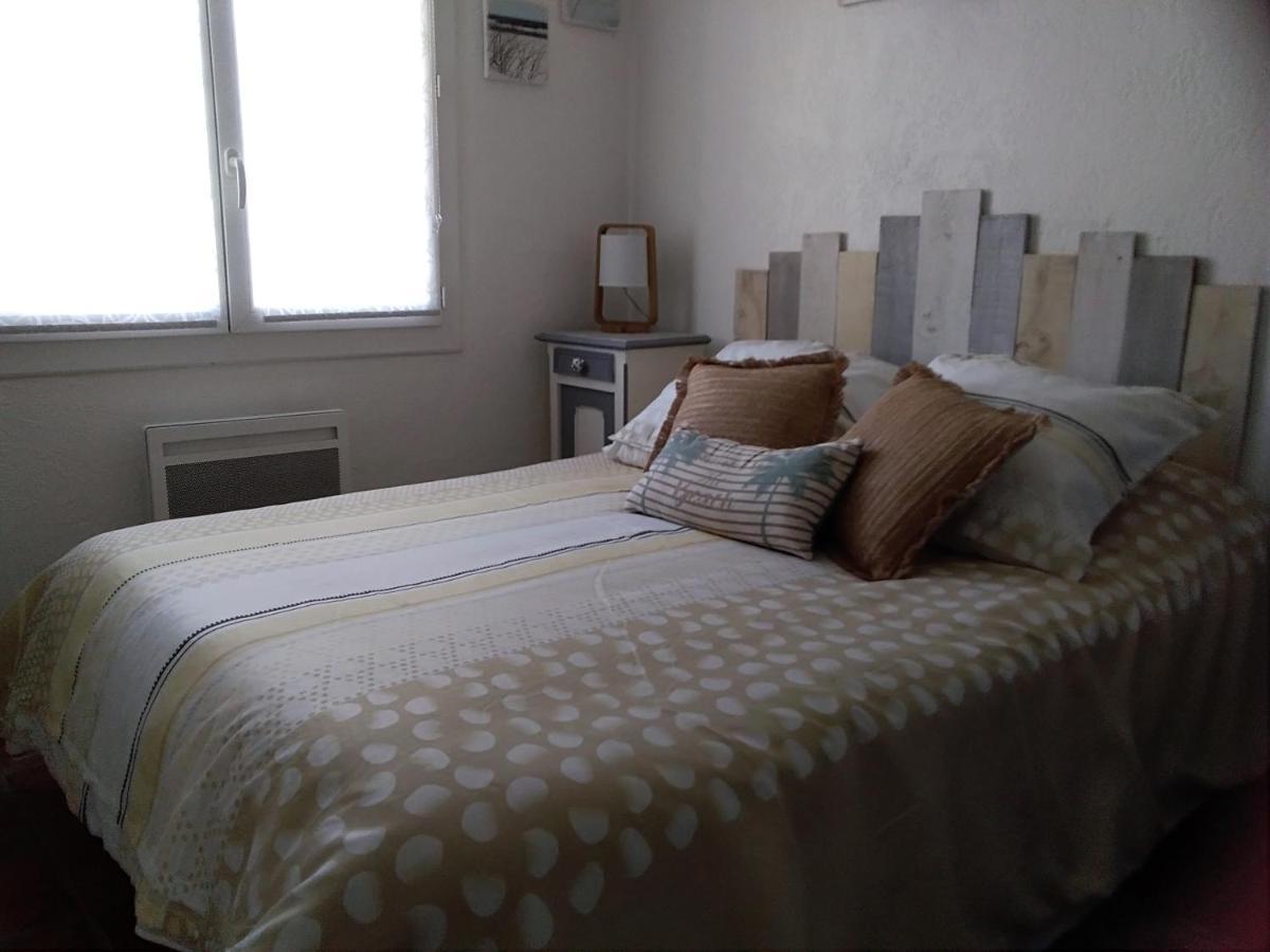 Bed and Breakfast Le Petit Patio Эг-Морт Экстерьер фото