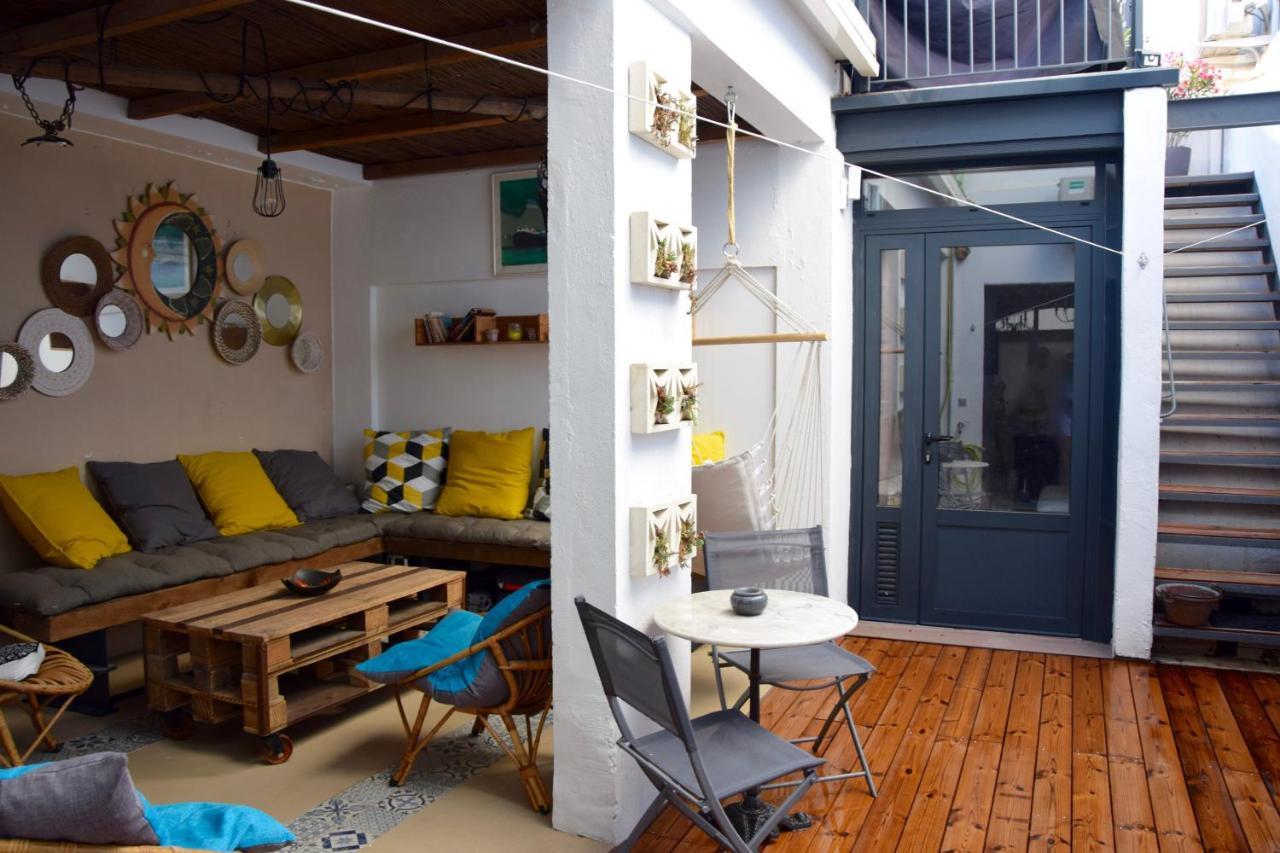 Bed and Breakfast Le Petit Patio Эг-Морт Экстерьер фото