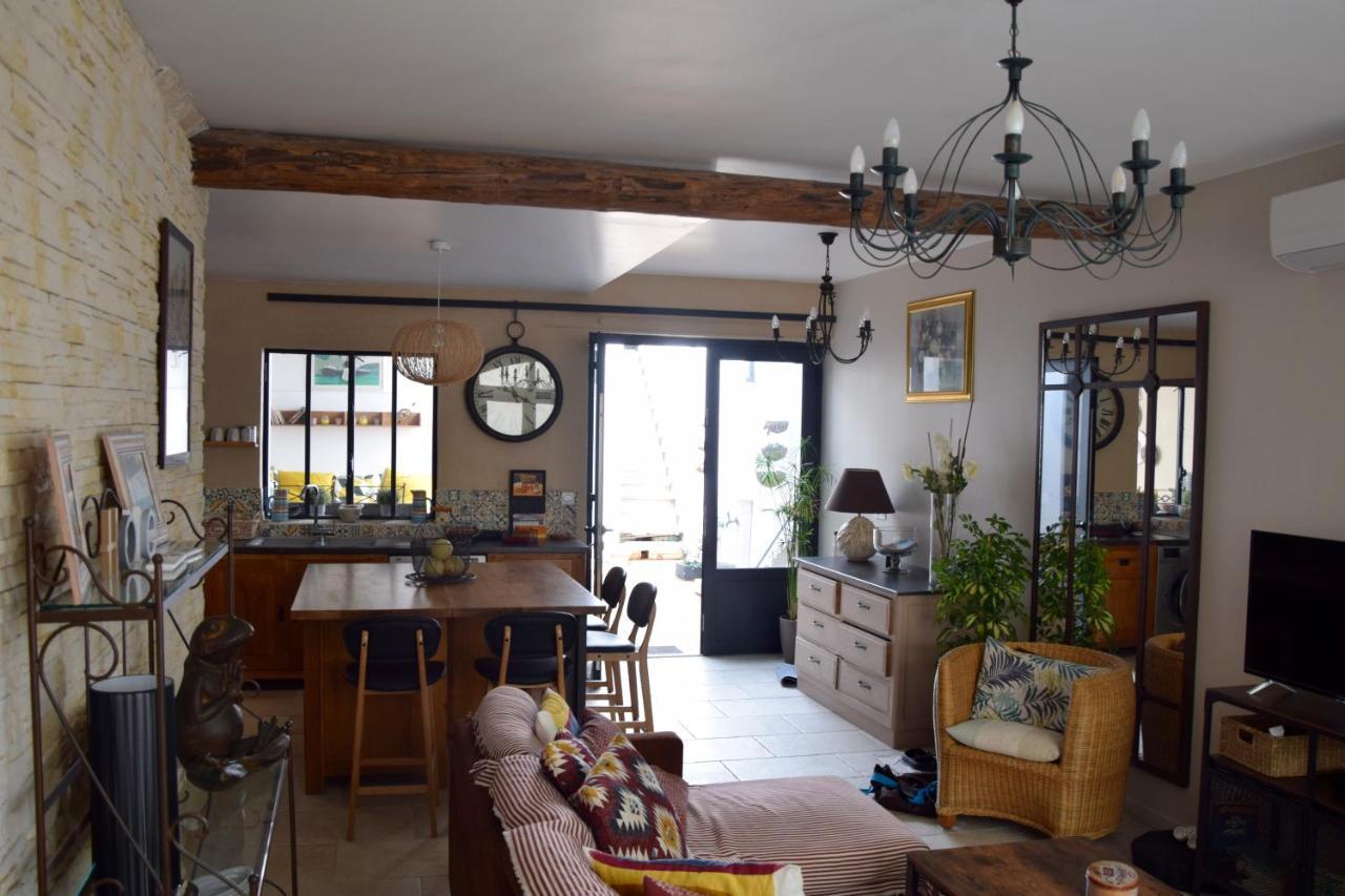 Bed and Breakfast Le Petit Patio Эг-Морт Экстерьер фото