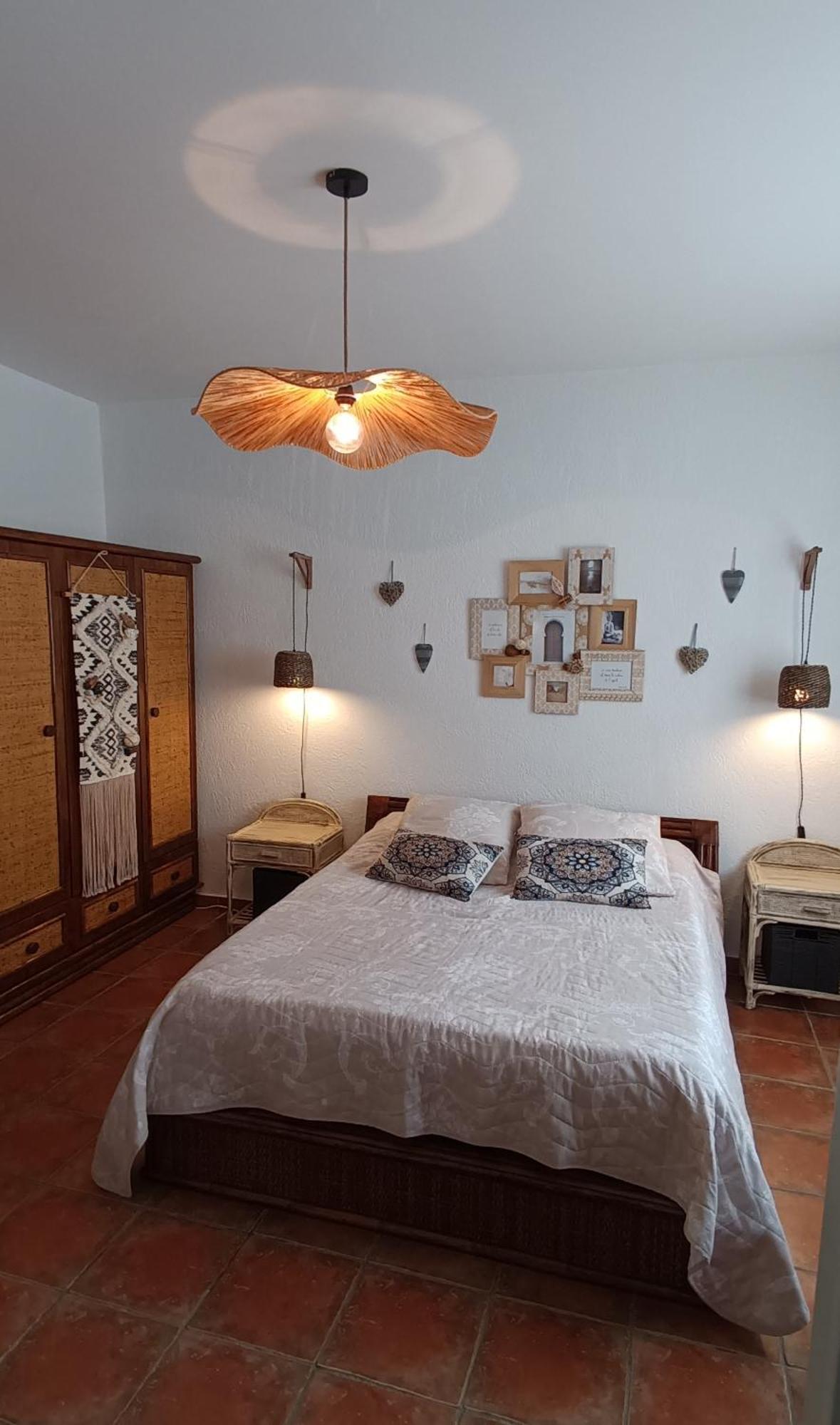 Bed and Breakfast Le Petit Patio Эг-Морт Экстерьер фото