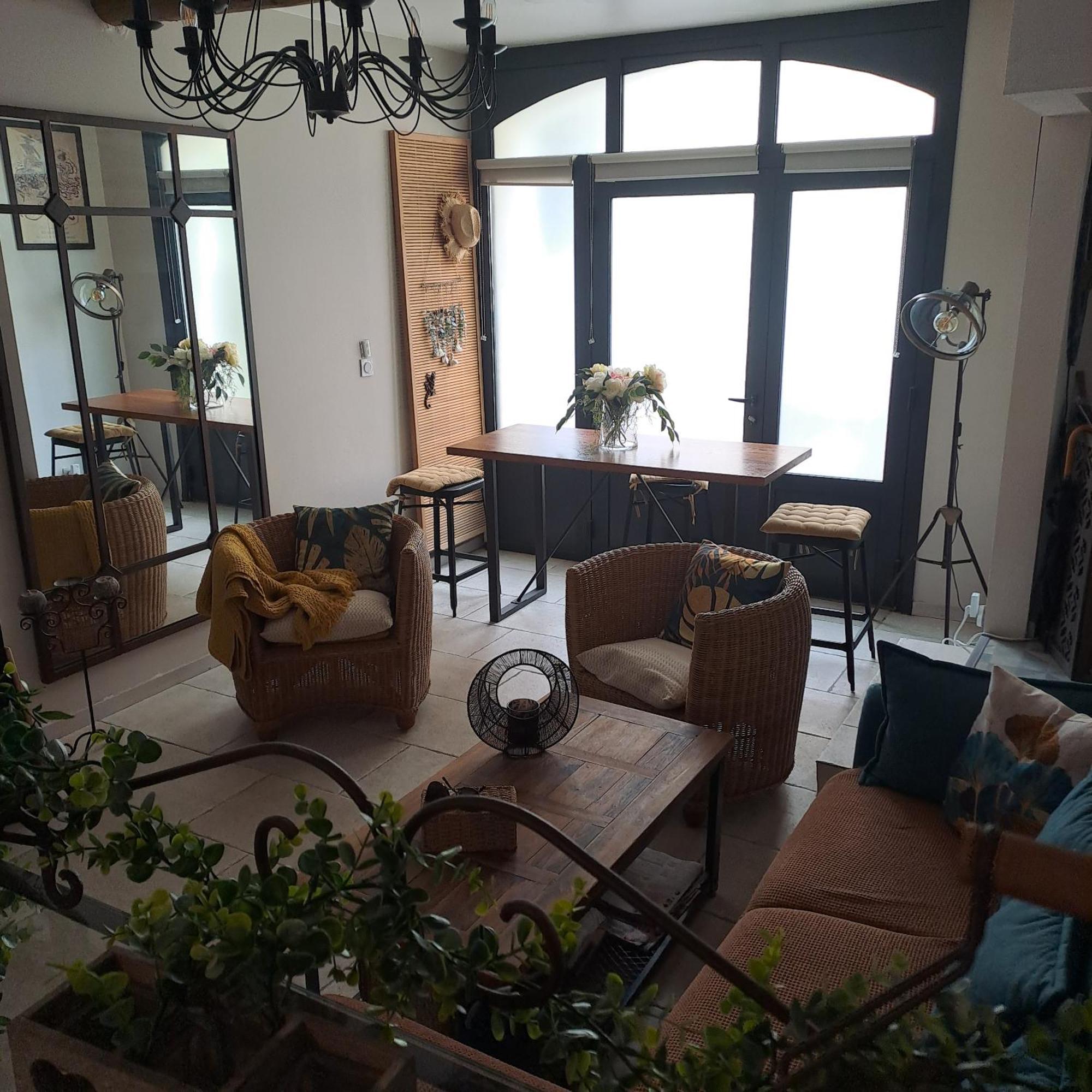 Bed and Breakfast Le Petit Patio Эг-Морт Экстерьер фото